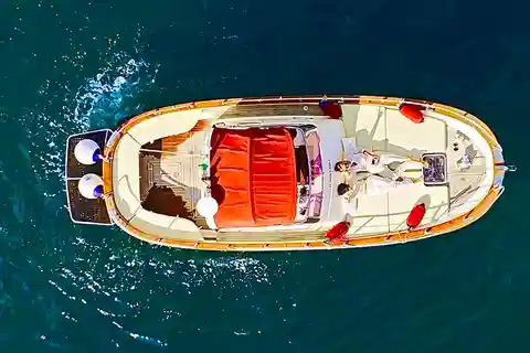 Capri: Tour of the island with caves and Faraglioni