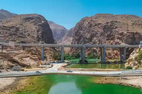 Muscat : Private trip to Wadi Shab + sinkhole