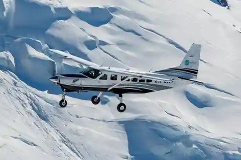 Milford Sound & Big 5 Glaciers Scenic Flight from Queenstown