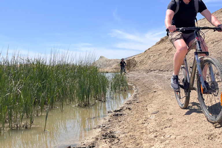 Baku: tour in mountain bike a Gobustan - vulcano di fango TogayayBaku: Tour in mountain bike sul Gobustan - Vulcano di fango di Togayay