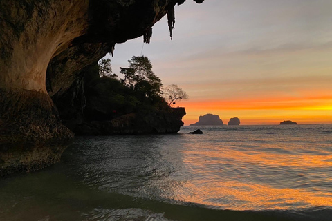 Tour serale delle 7 isole + Snorkeling notturno e cena barbecue