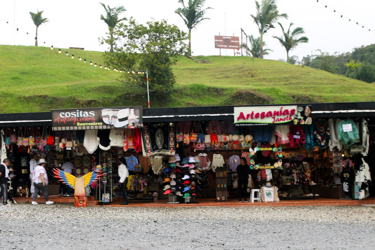 Tour di un giorno intero a Guatapé Piedra del Peñol da Medellin