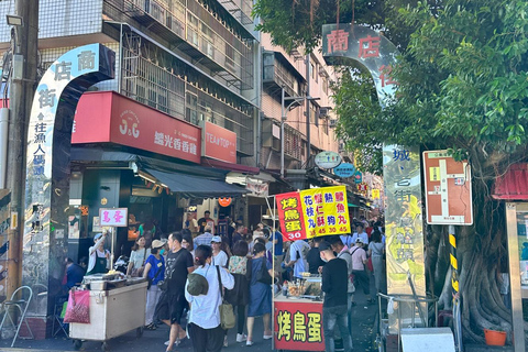 From Taipei: Beitou and Tamsui Private Day Tour 8-Hour Beitou and Tamsui Day Tour