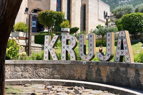 从都拉斯/戈莱姆：克鲁亚城堡与老集市游览从杜尔塞/戈莱姆出发：克鲁亚城堡与老集市游览