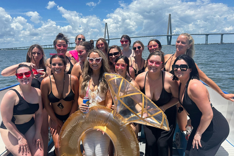 Charleston: Noleggio barca privata; Capitano e accompagnatore; Fino a 22 personeBarca privata con capitano: 3 ore da 15 a 18 passeggeri