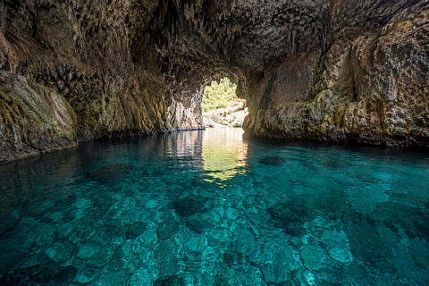 Labuan Bajo: 3-Day Komodo Sailing & Overland Tour, 12 Stops Standard Boat | 3-Day Komodo Sailing | 9 Stops | No Overland
