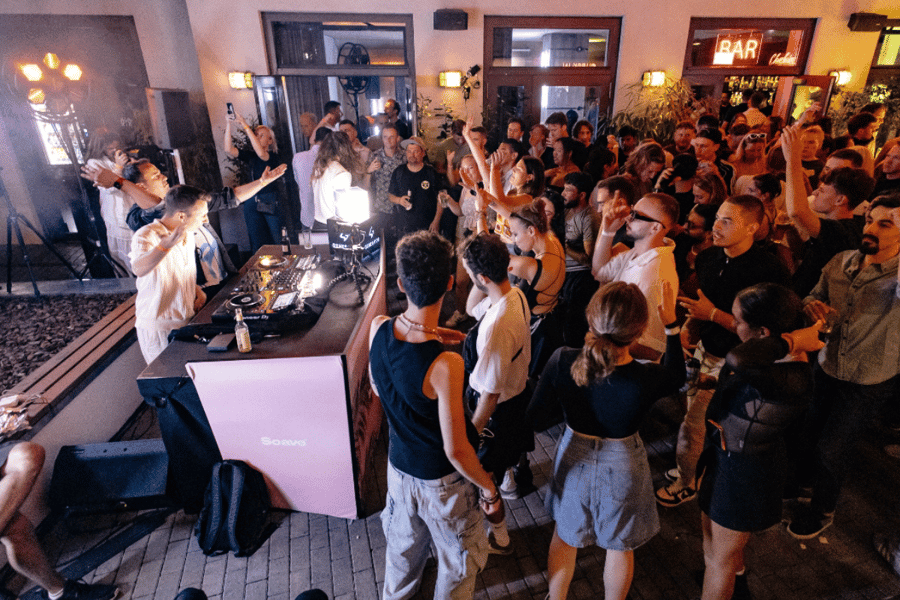 Berlin: Kneipentour mit Shots und VIP-Club-Eintritt. Foto: GetYourGuide