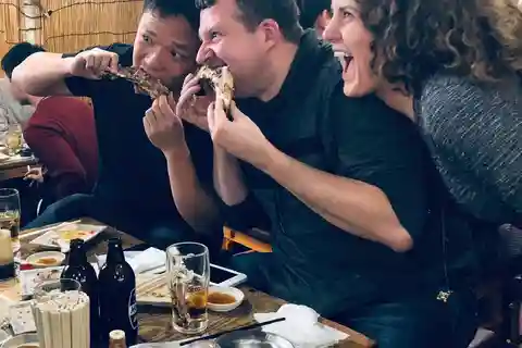 Coma/beba como um local - Tabernas e Ramen