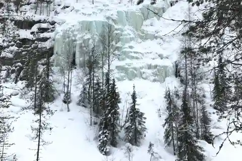 Canyon de Korouoma et cascades gelées