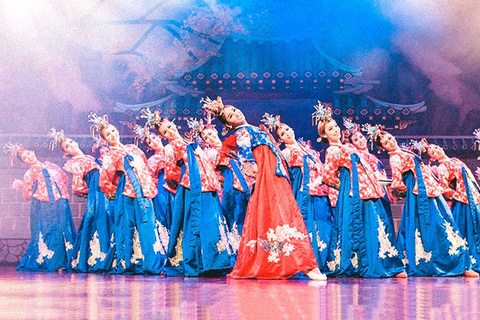 Phuket: Simon Cabaret Show tickets voor de eerste 3 rijenSimon Cabaret: Normale zitplaats + transfer Patong/Kalim