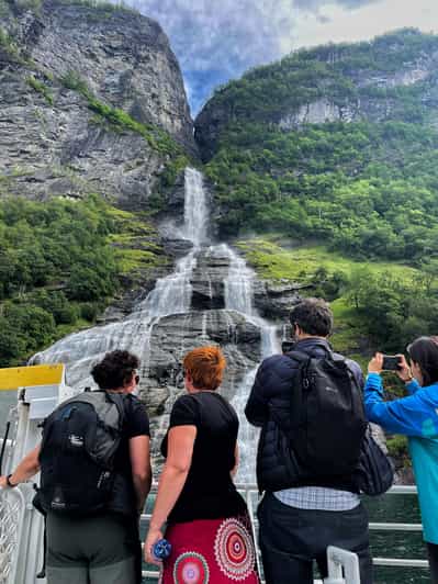 Boottocht door het Geirangerfjord met watervalproeverij