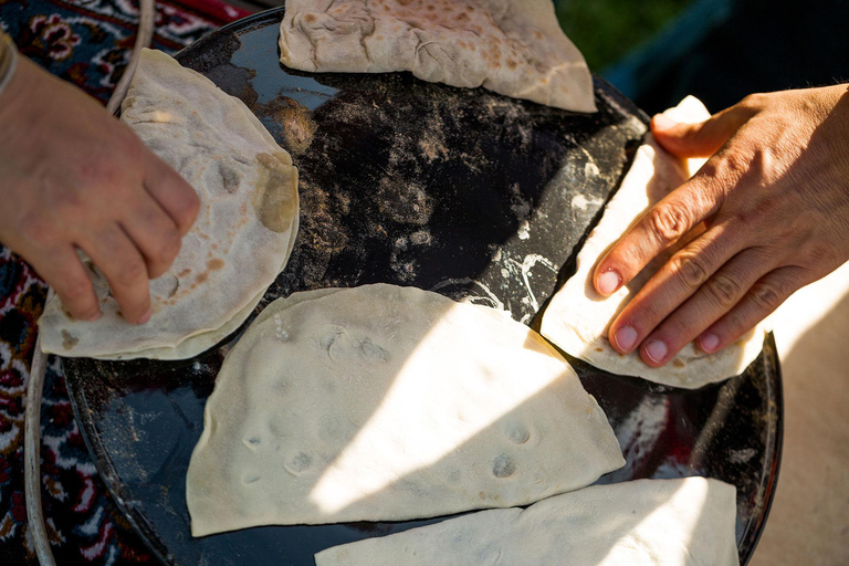 دورة طبخ أذربيجانية وجولة في المدينة القديمة والغداء