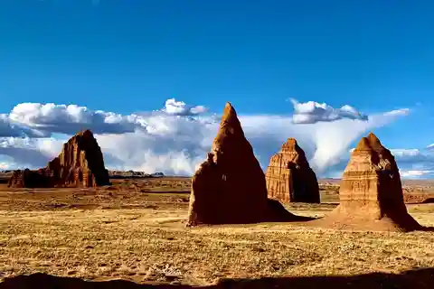 Torrey: Capitol Reef National Park Temples of the Sun & Moon