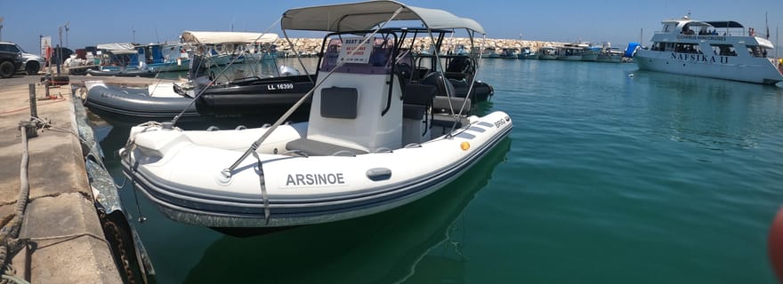 Location de bateau sans permis à Latchi : transfert depuis Paphos disponible