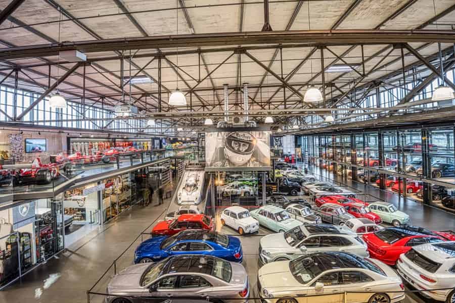 Führung Motorworld Köln Rheinland. Foto: GetYourGuide