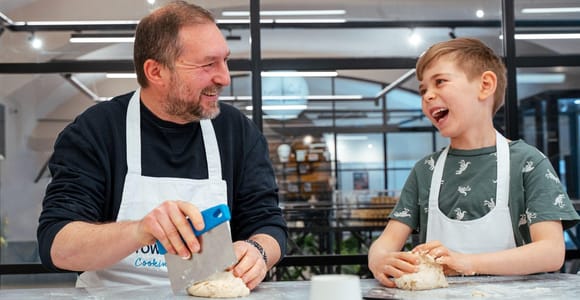 Rome: Pizza or Pasta Cooking Class with Gelato & Wine