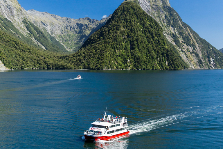 Te Anau: Fiordland Scenic Drive & Milford Track Hike