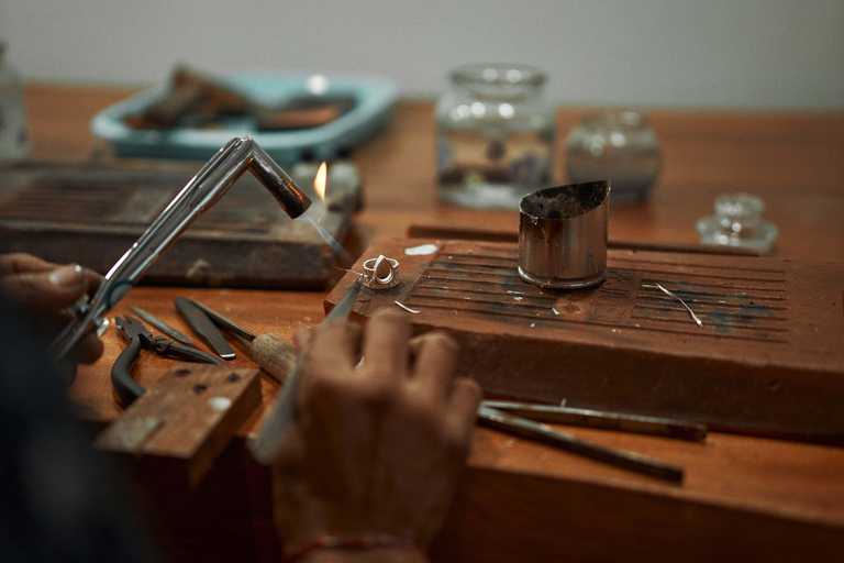 Hands-On Silver Jewelry Making Class in Ubud CenterHands-On Silver Jewelry Classes In Ubud Town Center