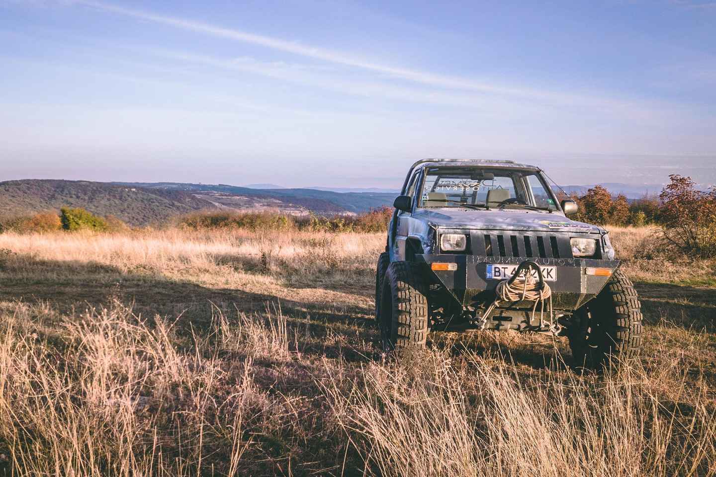 Drive an off-road jeep Daihatsu or Smart for Two