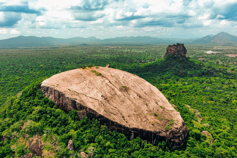 From Kandy: Sigiriya and Dambulla Day Tour