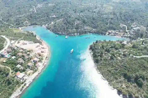 Prywatna wycieczka półdniowa Błękitna Laguna i Trogir, 3 wyspy