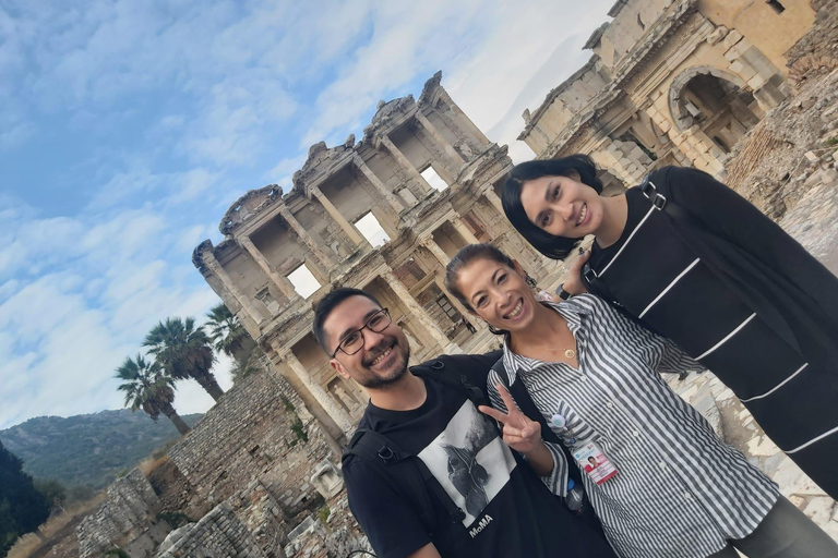 Tour particular de Éfeso e do Templo de Artemis a partir do Porto de KusadasiExcursão particular a Éfeso e ao Templo de Ártemis saindo do Porto de Kusadasi