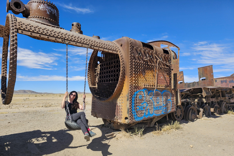 3-Day Uyuni Expedition to San Pedro de Atacama Tour with Spanish-speaking driver