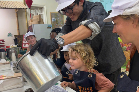 Phú Quốc: visita y taller en una fábrica de chocolate agridulceExperiencia todo incluido: elaboración, preparación y degustación