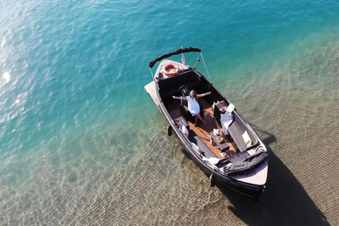 Le Grau du Roi: Privatize a charming boat for 2 hours with skipper 2h with fresh fruit 3pm to 5pm