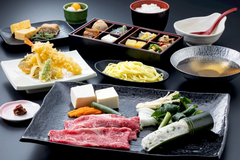 Ab Osaka: Sightseeing-Tagestour in Kyoto & ZugfahrtTour ab Osaka-Namba OCAT & Shabu Shabu Fleisch Mittagessen