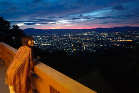 Lever de soleil spirituel : Wat Pha lat , aumônes, méditation et chants