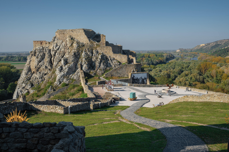 Bratislava: Slovakia Castle Photography Tour & Wine Tasting