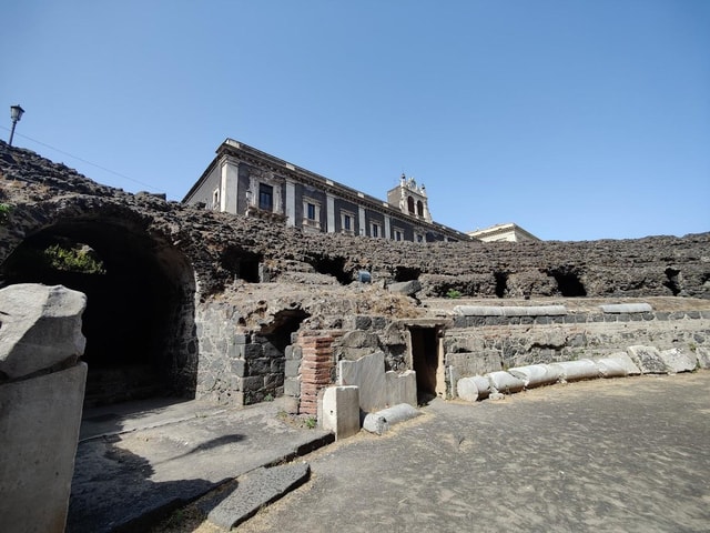 Catania walking tour on the trail of the buried city