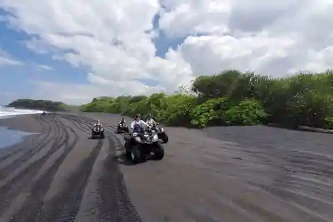 Ubud/Denpasar : Randonnée en quad et visite de Tanah Lot au coucher du soleil