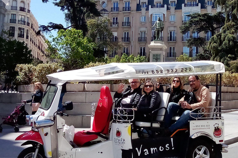 Madrid: Stadsrondleiding met gids per Tuk Tuk3-uur durende Tuk Tuk Tour