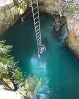 ネグリルマリファナファーム、ミネラルスプリング、リックカフェツアー - Housity