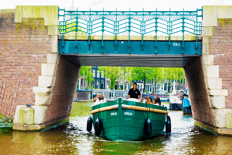 Amsterdam : La toute nouvelle croisière sur les canaux avec un vin, une bière ou un sodaAmsterdam : Croisière élégante sur les canaux avec une bière, un vin ou un soda