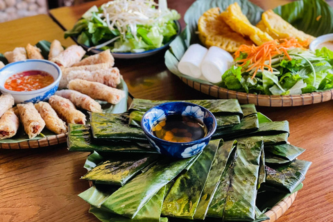 Hue City: cyclo, markttour en kookles bij Madam ThuTraditionele kookles (geen marktbezoek, geen ophalen)