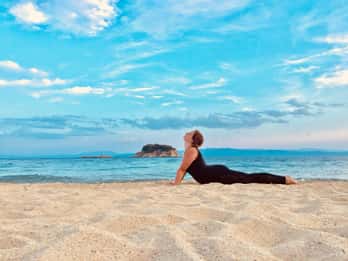 Mattinate Soulful di Maiorca: Yoga e meditazione sulla spiaggia