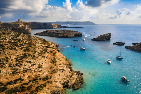 傍晚双体船渡轮巡游至蓝泻湖傍晚双体船巡游蓝泻湖
