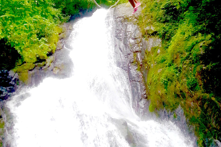 From San José: 11 Waterfalls Zipline Adventure