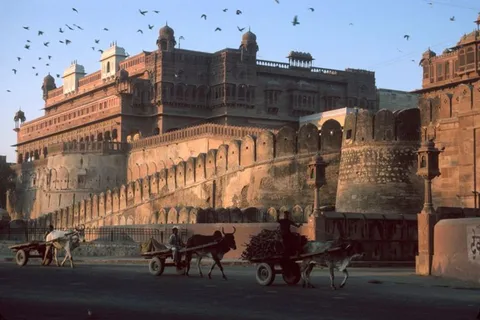 Varanasi: Private Prayagraj Triveni Sangam day tour
