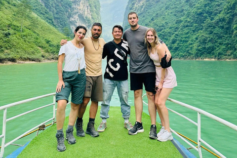 From Hanoi: Ha Giang Loop 3D2N + 2-Way Bus & Free Hostel Ha Giang Loop Tour 3D2N Ride with your Friend