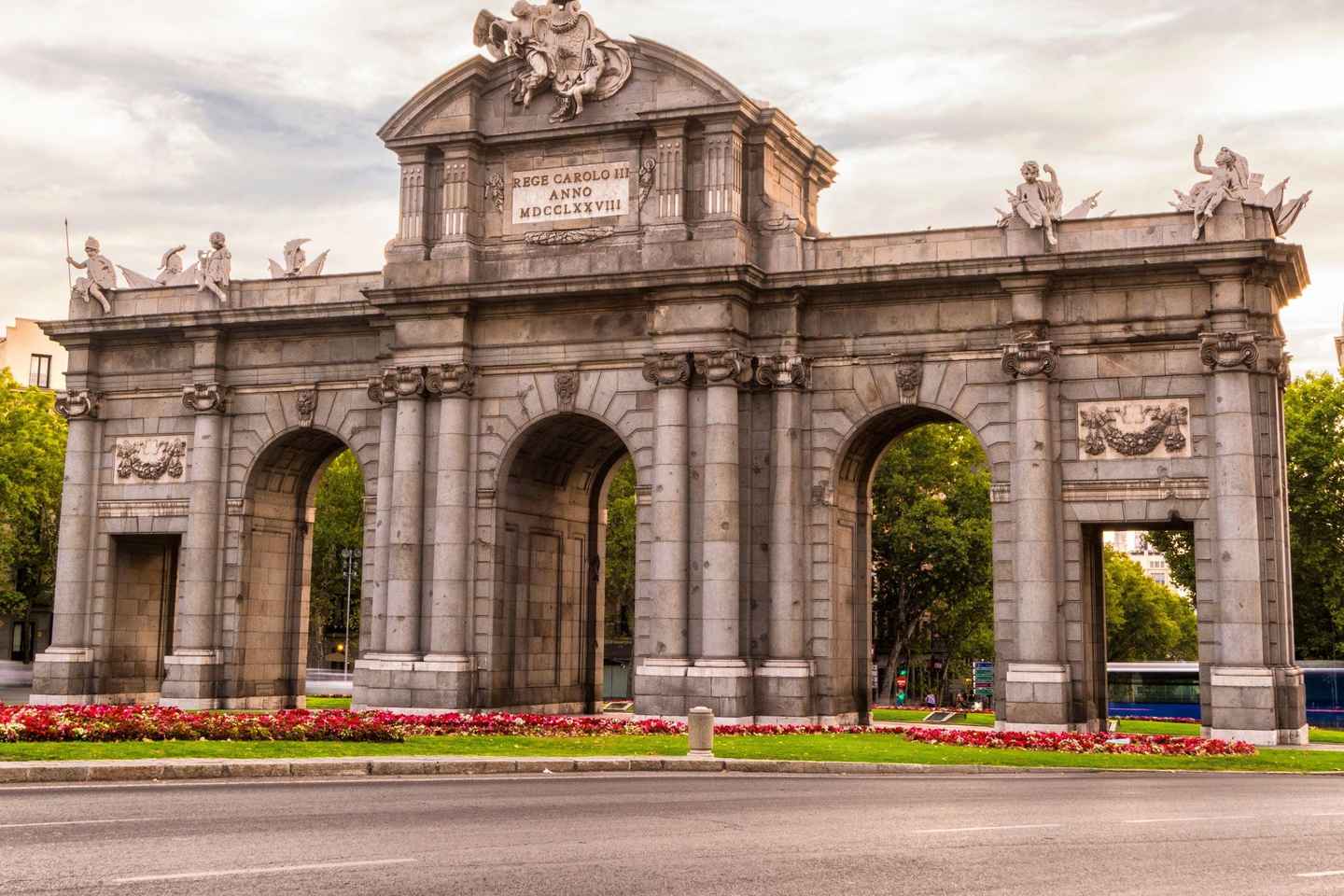 Madrid: Highlights City Tour by Electric Tuk-Tuk