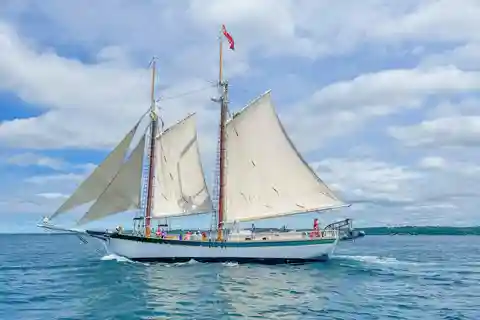 Traverse City: Morning Sail with Local Anishinaabe Guide