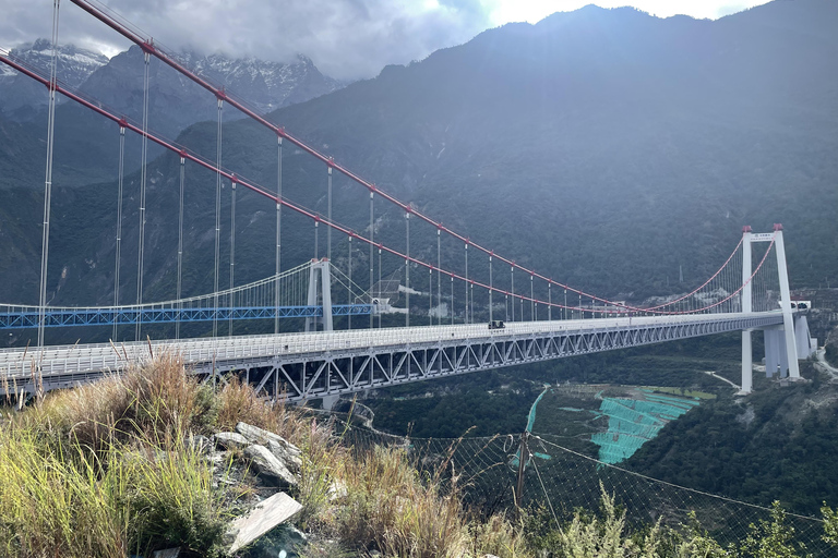 Shangri-La’s Tiger Leaping Gorge: A Canyon Adventure