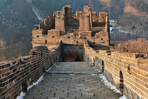 Beijing: Gubei Water Town & Simatai Great Wall Tour
