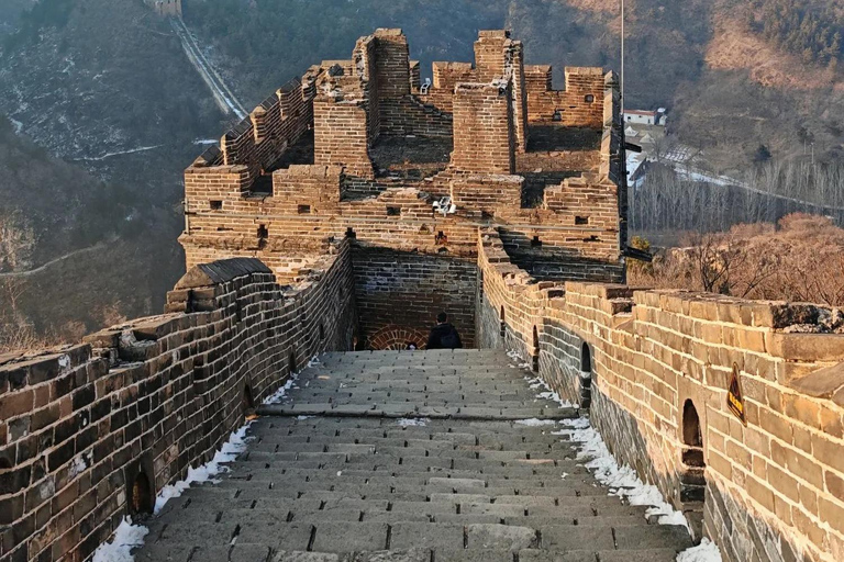 Beijing: Gubei Water Town & Simatai Great Wall Tour