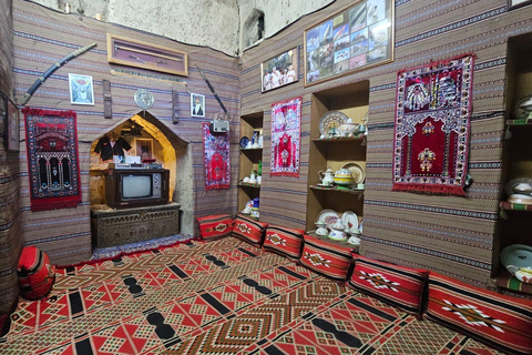 Muscat: Rustaq, Nakhal Forts and Hot Springs with Lunch