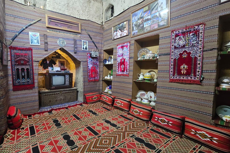 Muscat: Rustaq, Nakhal Forts and Hot Springs with Lunch